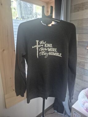 Charcoal Grey Christian Graphic Crewneck Sweatshirt Be Kind Cross - Large
